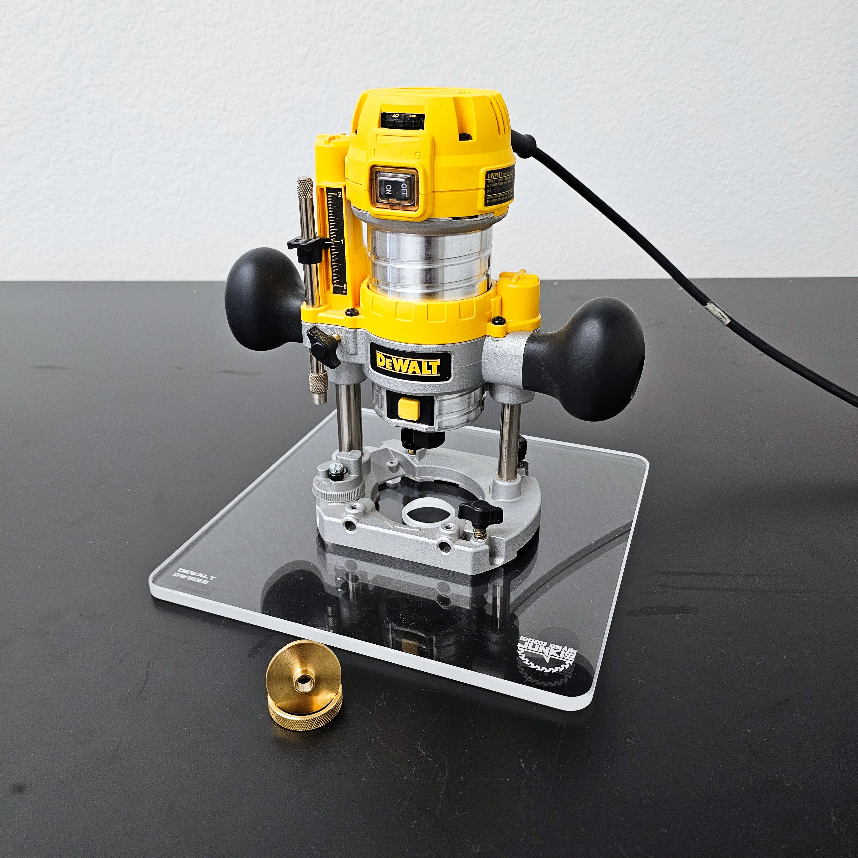 TrimFit Pro® 10in Base Plate - DeWalt Trim Router Plunge Base (DNP612) - Image 4
