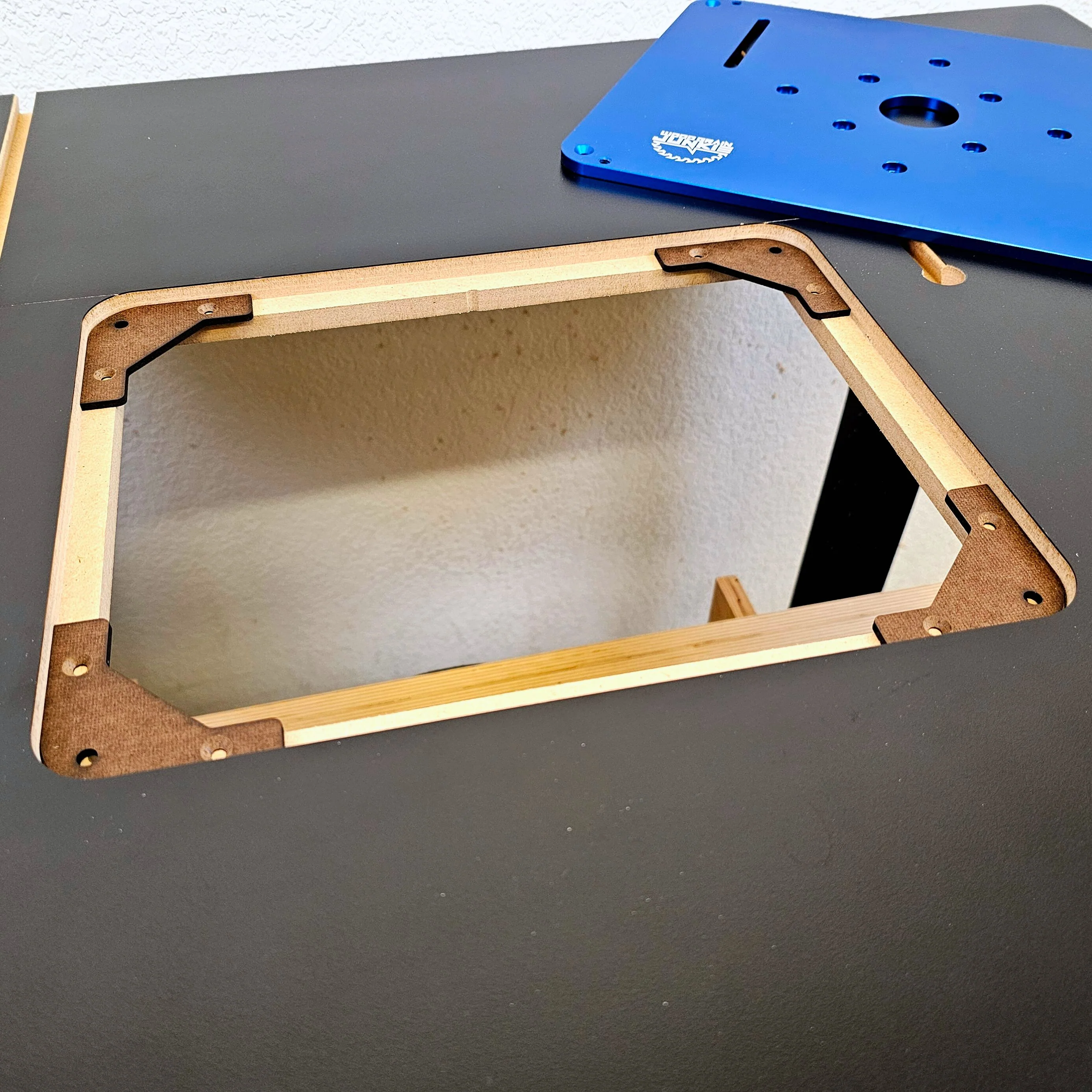 DualFit Pro® Aluminum Router Insert Plate With Insert Rings - Fits Full-Size and Trim Routers - Image 12